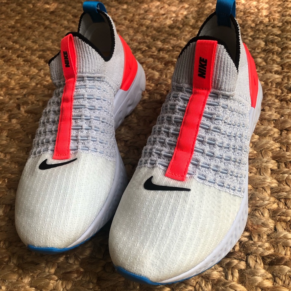 Nike Phantom Flyknit Running Shoe. 2021/22. Size 7.5